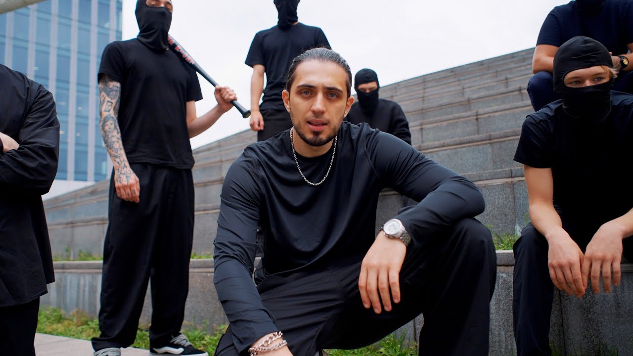 ДАЛЬШЕ-МЕНЬШЕ